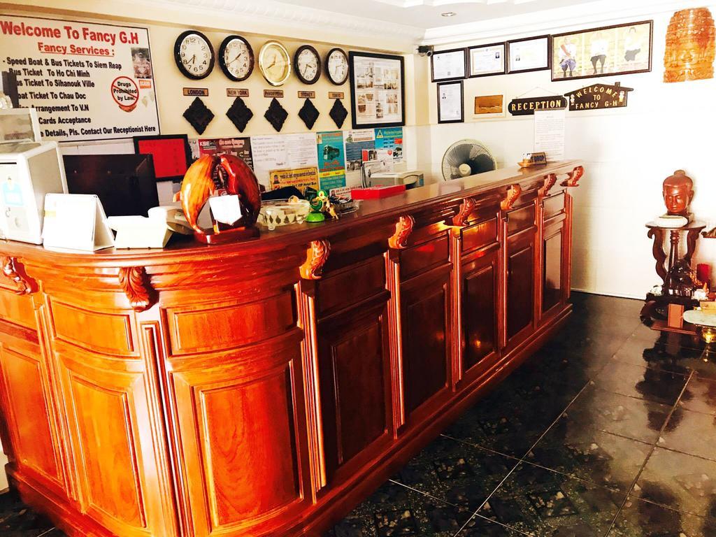Fancy Guesthouse Phnom Penh Bagian luar foto