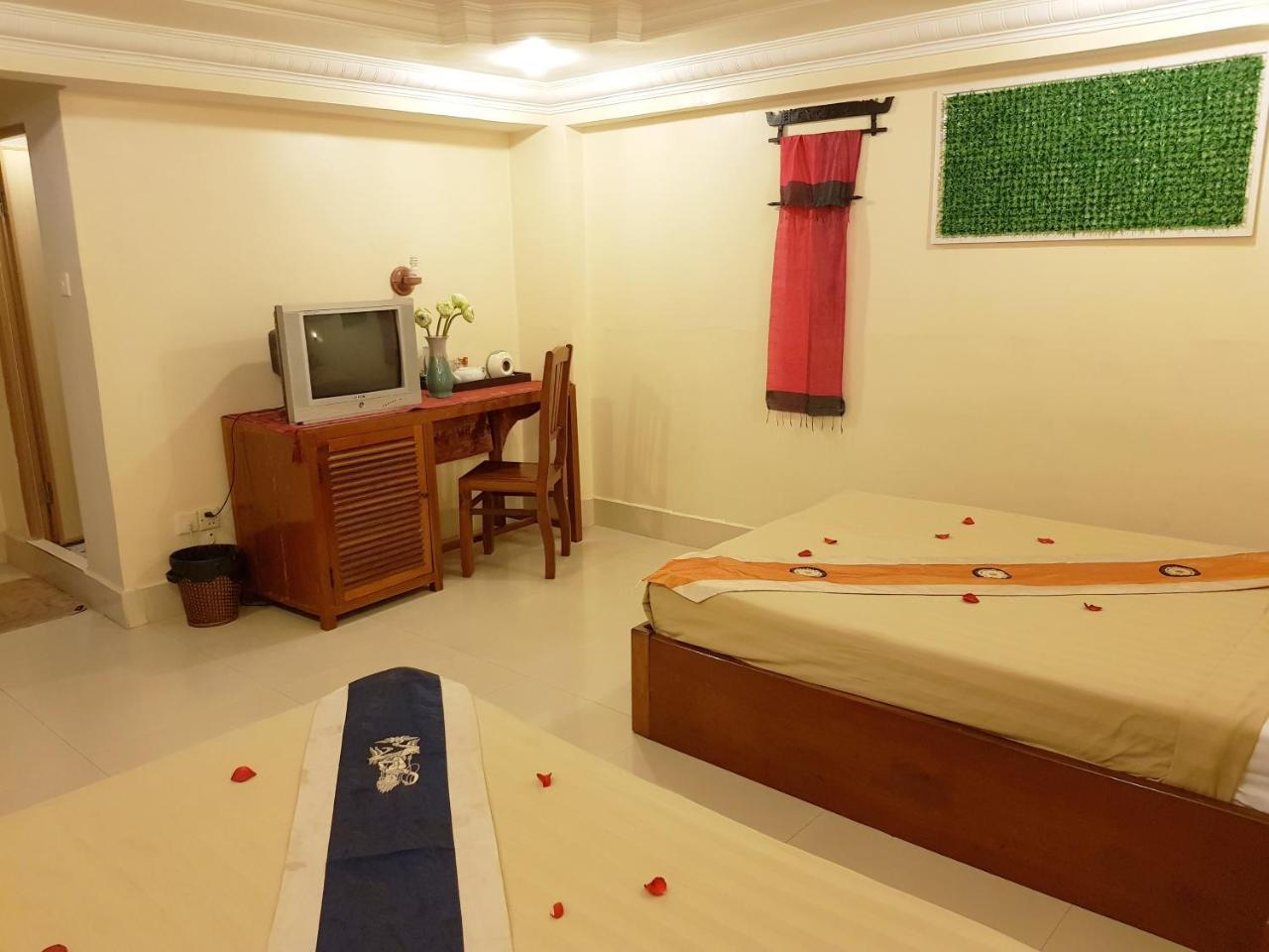 Fancy Guesthouse Phnom Penh Bagian luar foto