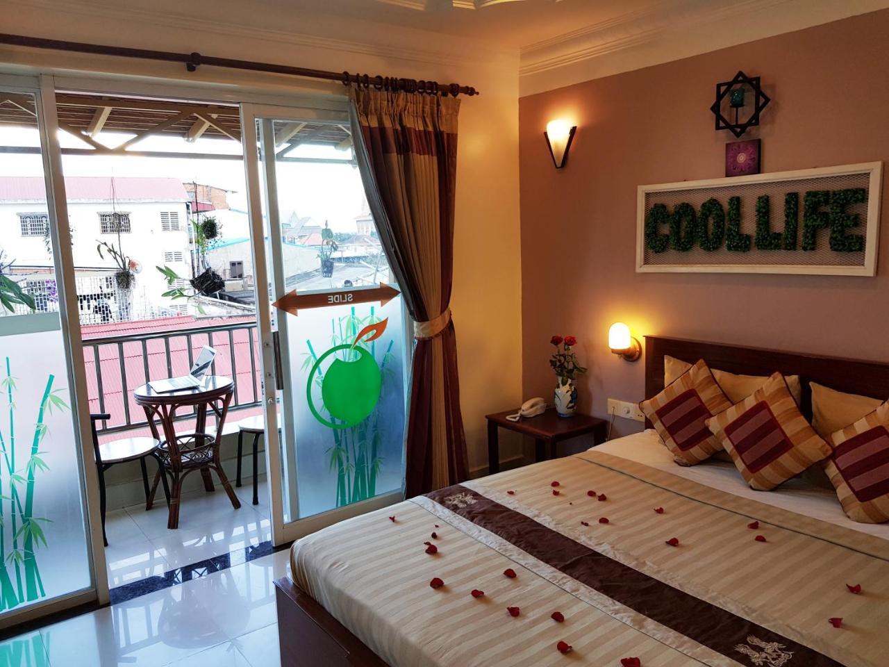 Fancy Guesthouse Phnom Penh Bagian luar foto