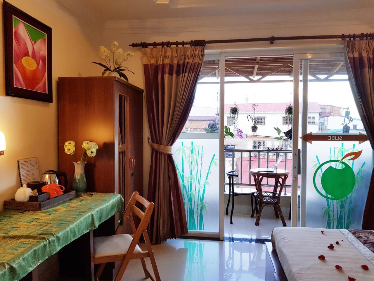 Fancy Guesthouse Phnom Penh Bagian luar foto
