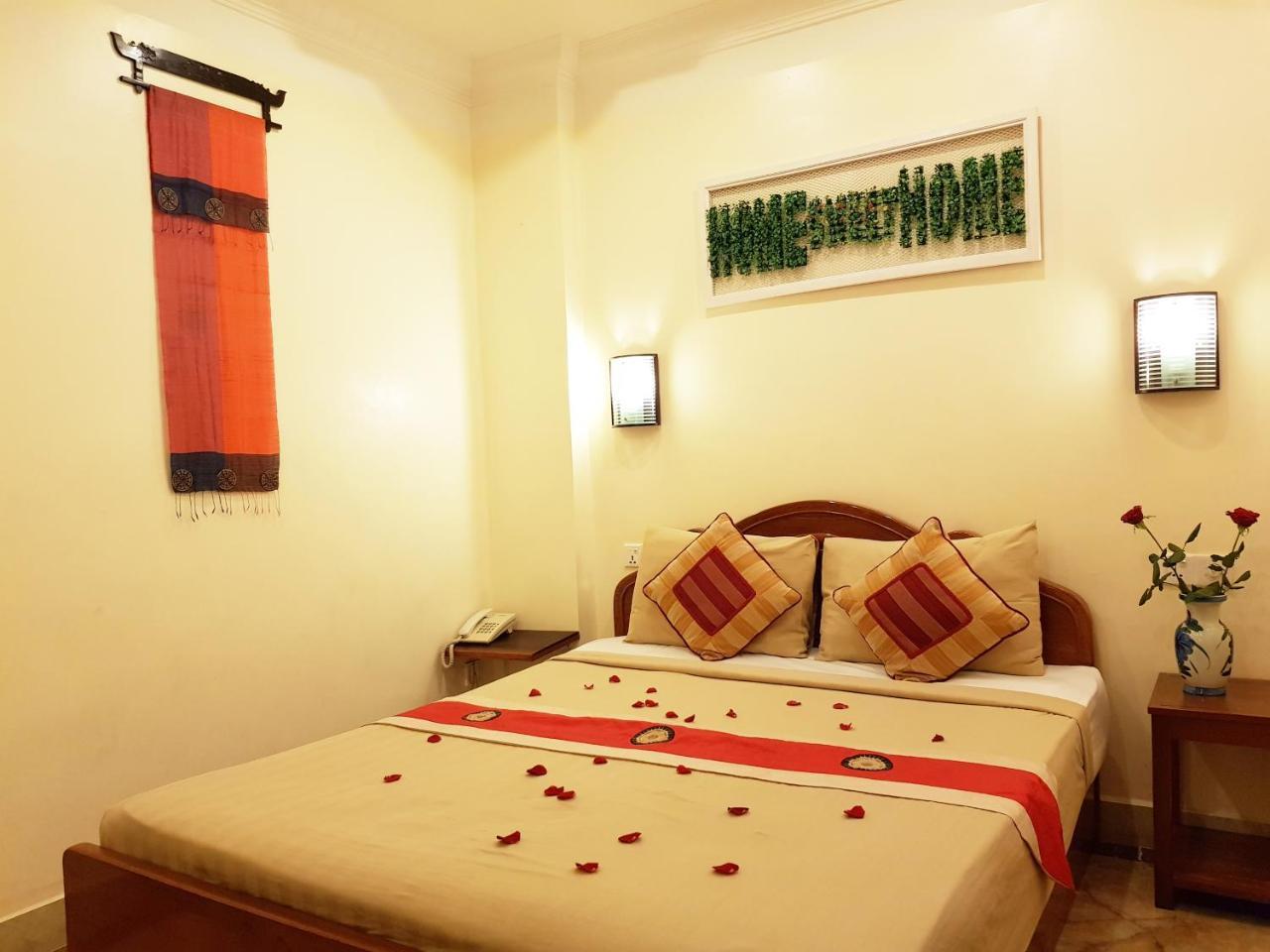 Fancy Guesthouse Phnom Penh Bagian luar foto