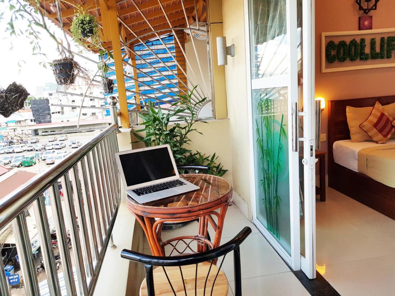 Fancy Guesthouse Phnom Penh Bagian luar foto