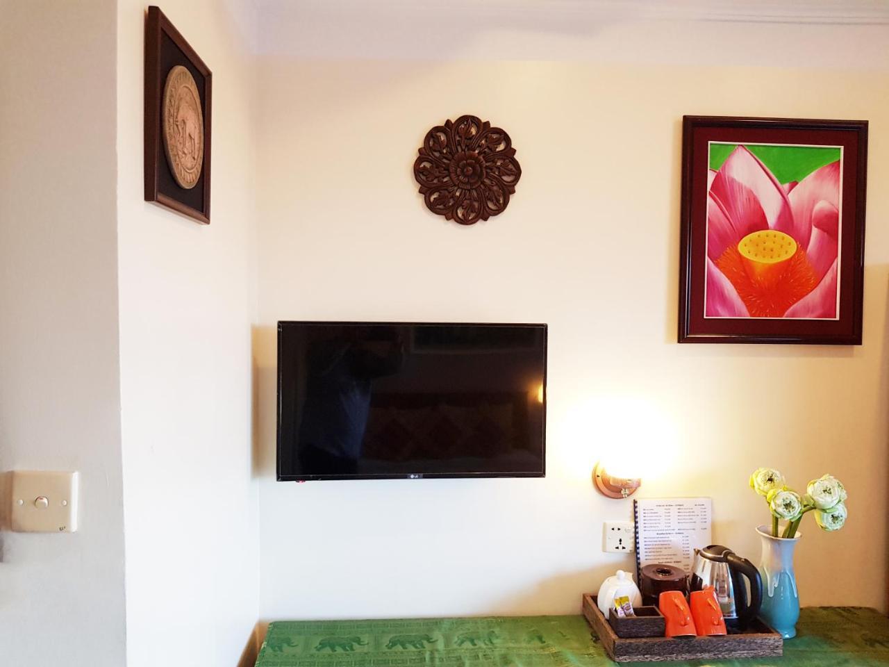 Fancy Guesthouse Phnom Penh Bagian luar foto