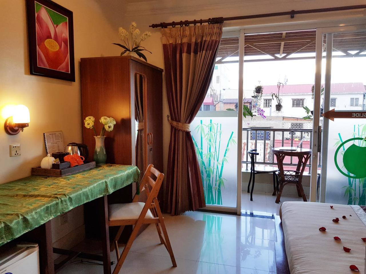 Fancy Guesthouse Phnom Penh Bagian luar foto