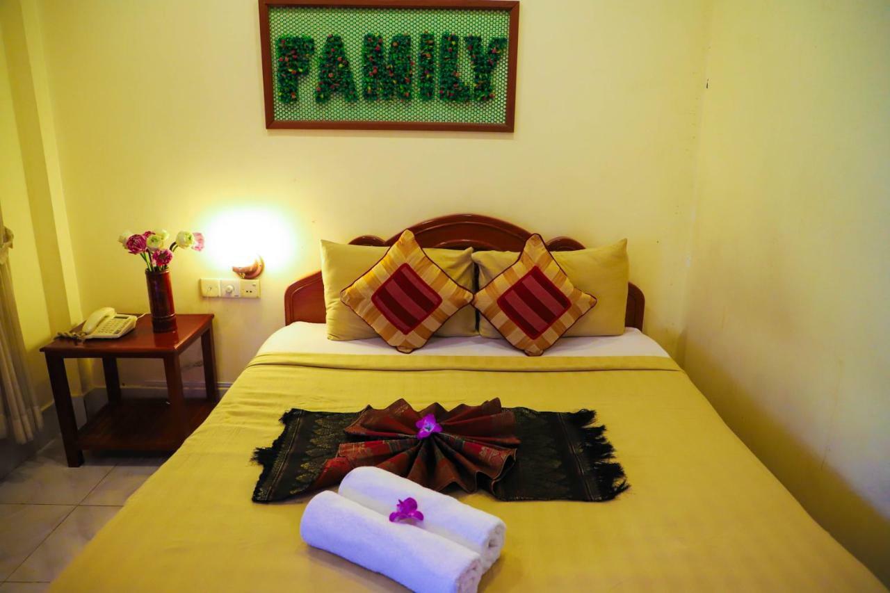 Fancy Guesthouse Phnom Penh Bagian luar foto