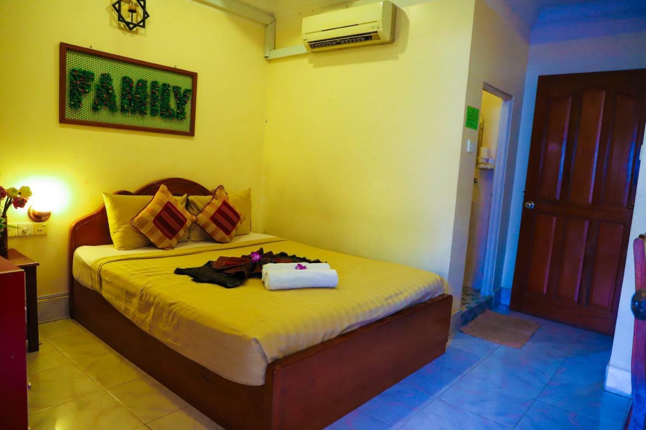 Fancy Guesthouse Phnom Penh Bagian luar foto