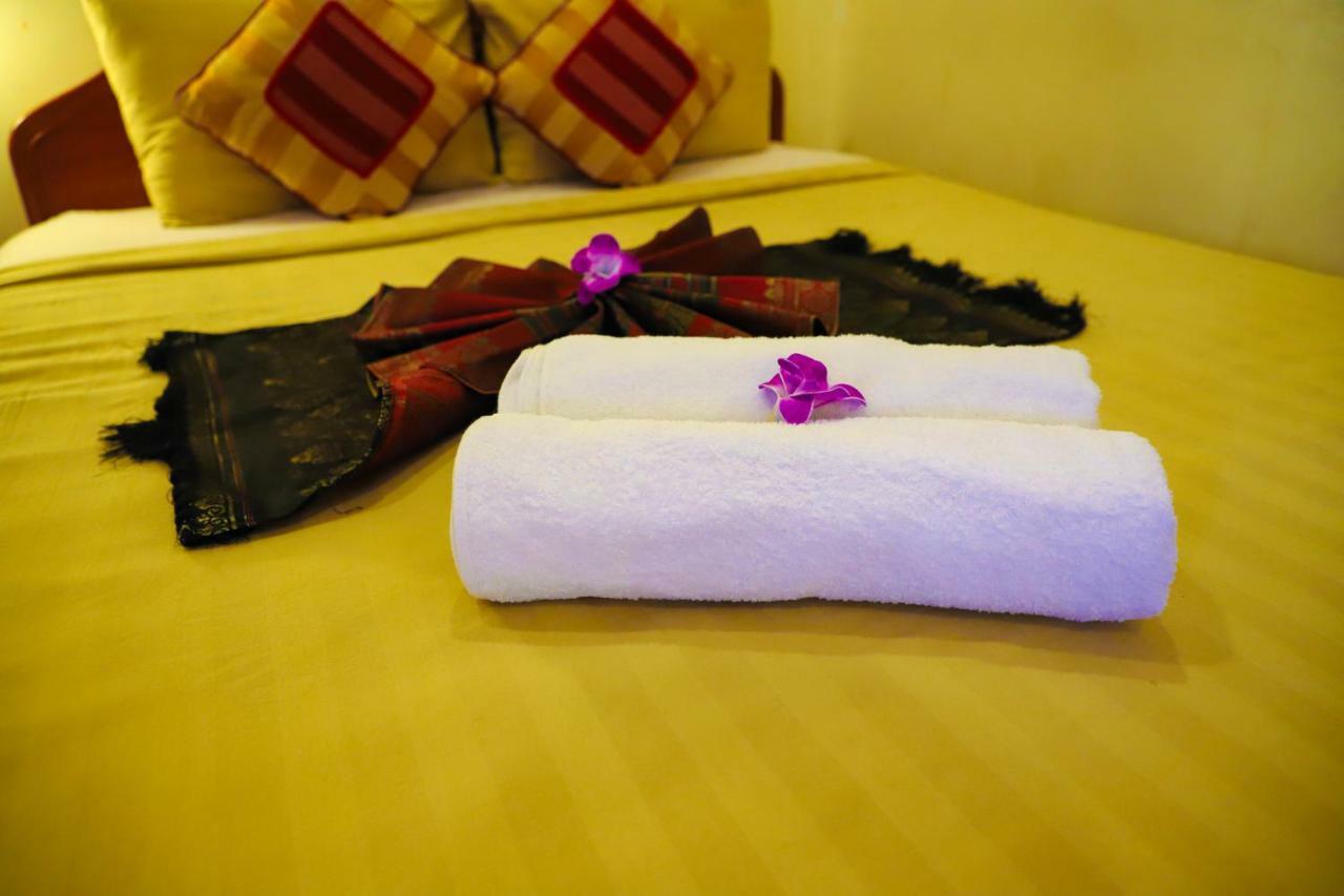 Fancy Guesthouse Phnom Penh Bagian luar foto
