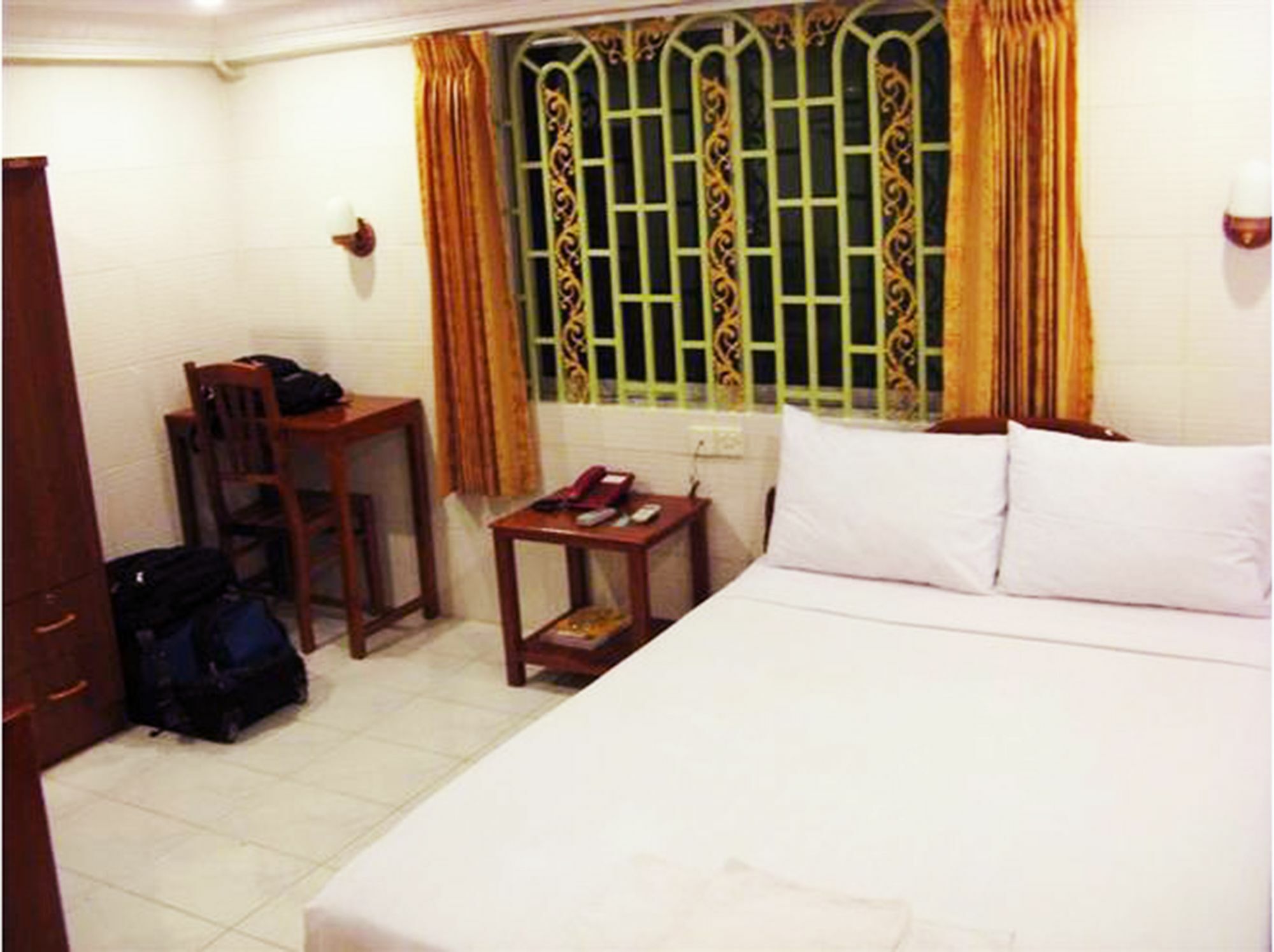 Fancy Guesthouse Phnom Penh Bagian luar foto